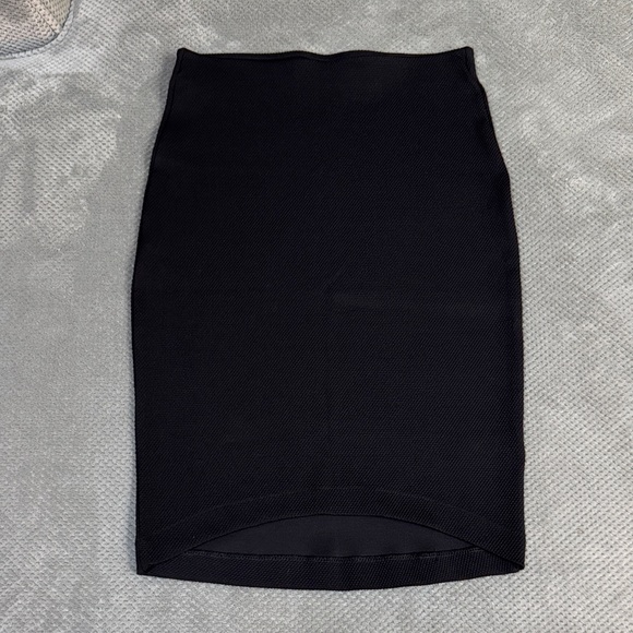 H&M Classic Black Pencil Skirt - Picture 1 of 2